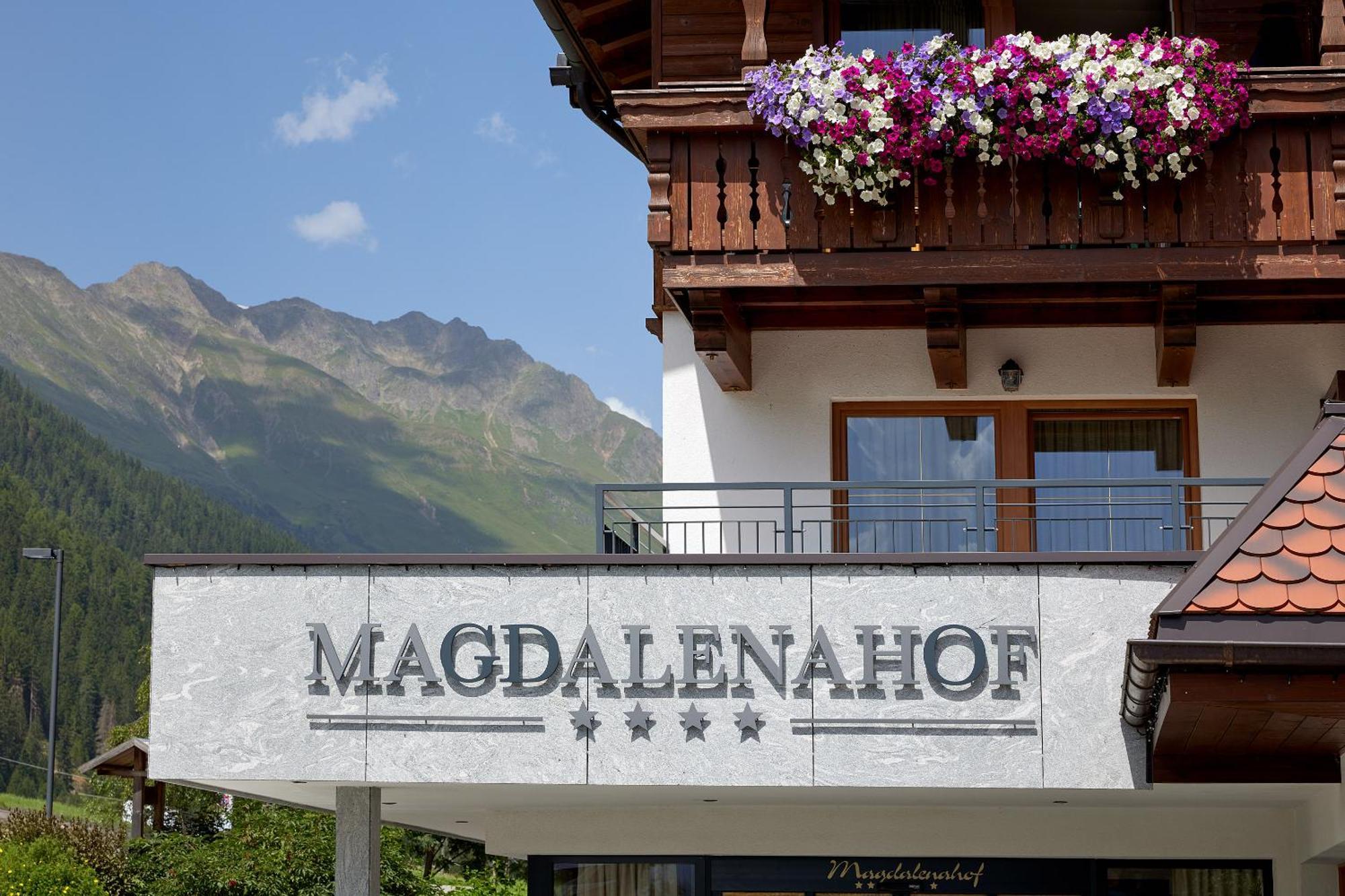 Vitalpina Hotel Magdalenahof Санта-Маддалена-ин-Казиес Экстерьер фото